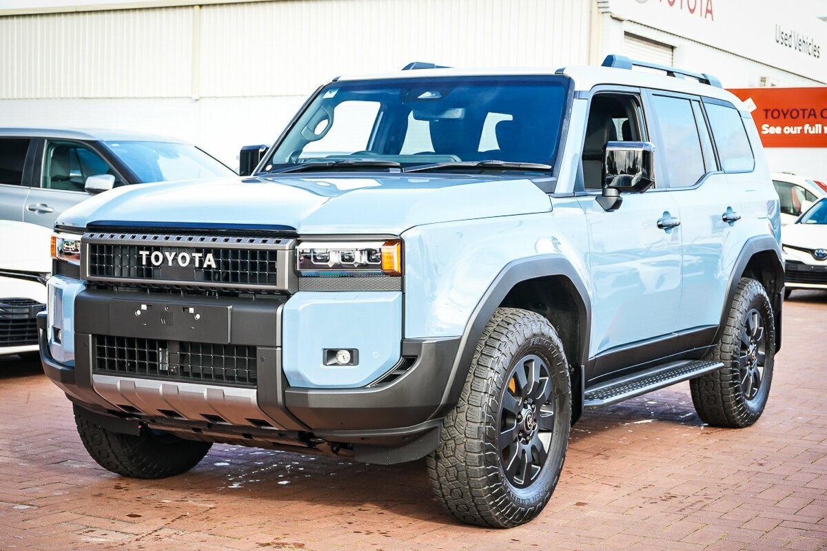 Toyota Landcruiser Prado image 4
