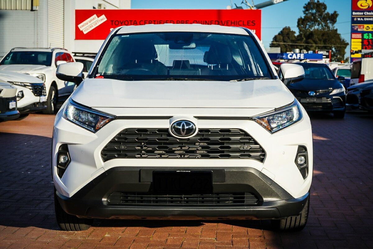 Toyota Rav4 image 3