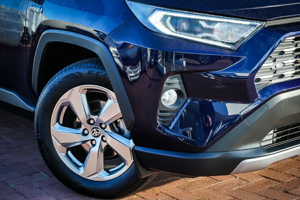 Toyota Rav4 image 2