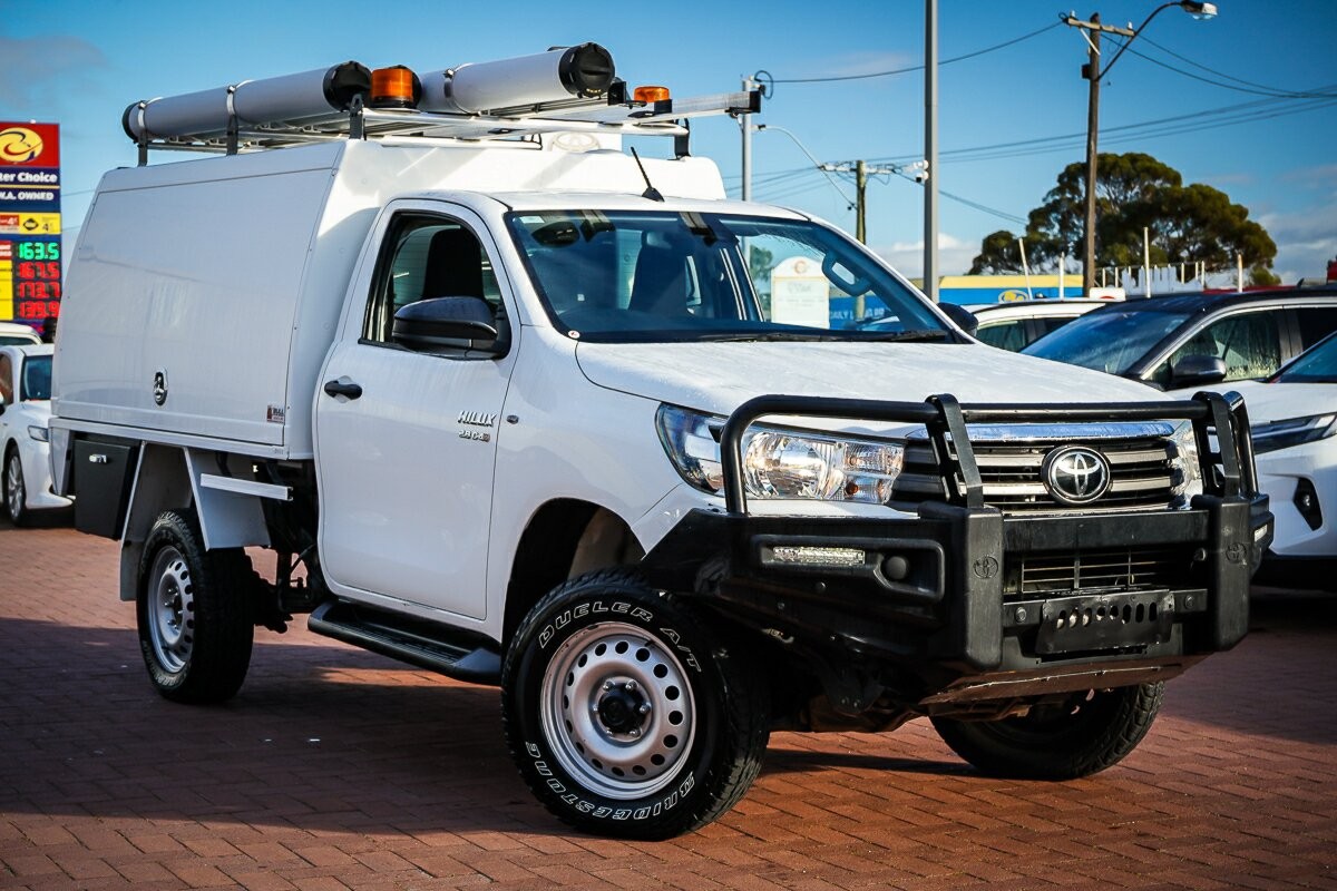 Toyota Hilux image 1