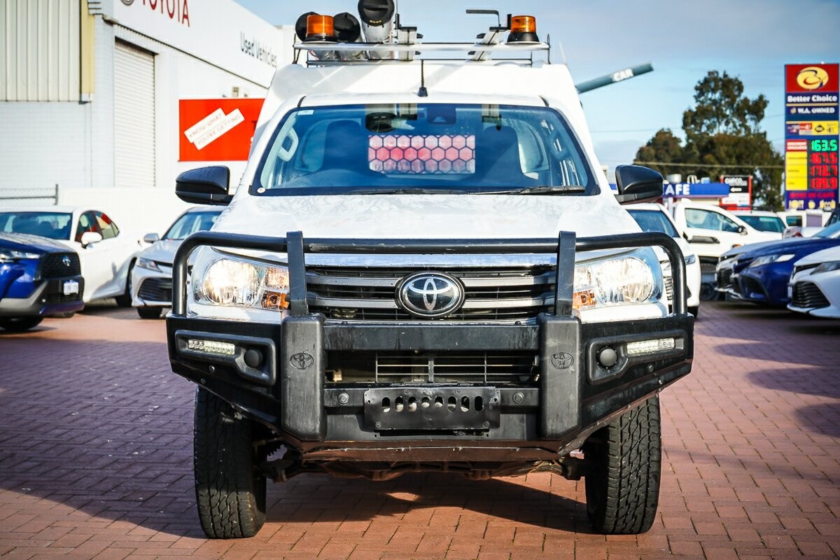 Toyota Hilux image 3