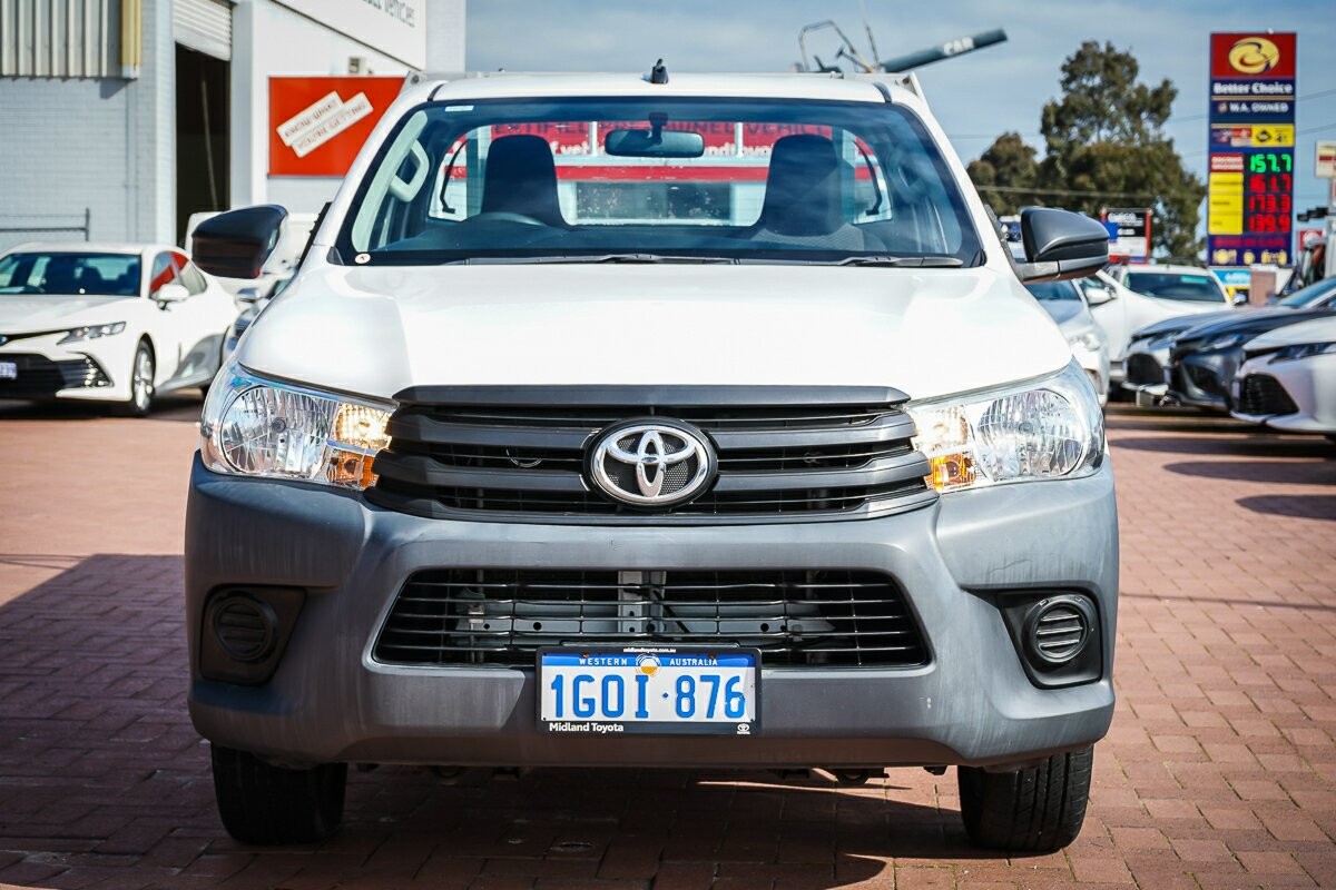 Toyota Hilux image 3