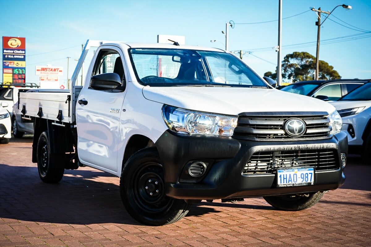 Toyota Hilux image 1
