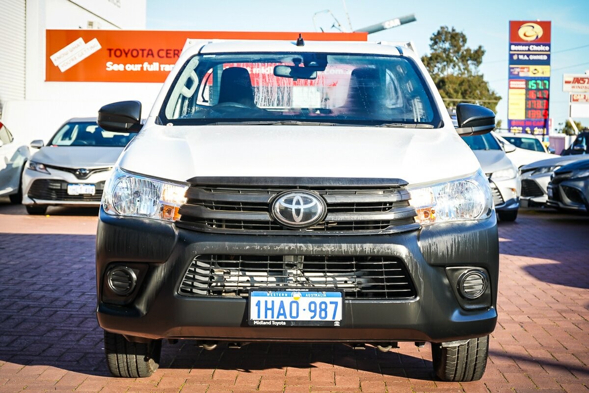 Toyota Hilux image 3