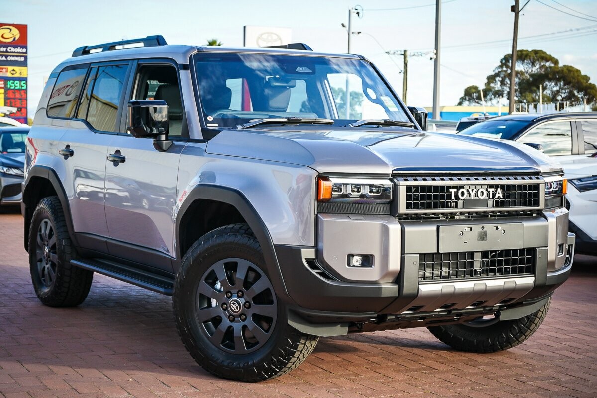 Toyota Landcruiser Prado image 1