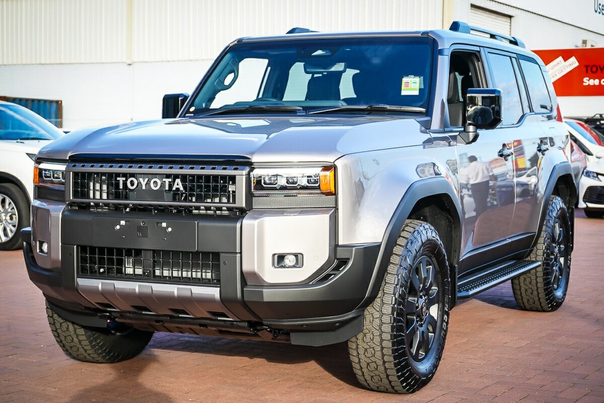 Toyota Landcruiser Prado image 4