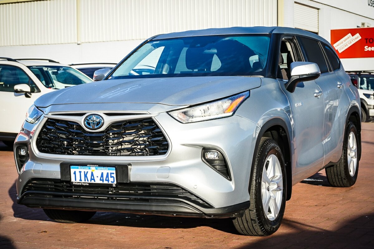Toyota Kluger image 4