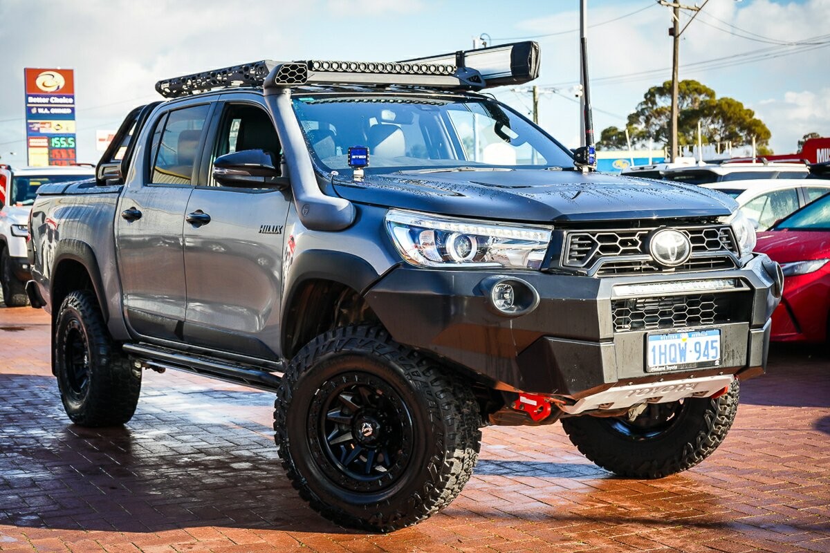 Toyota Hilux image 1