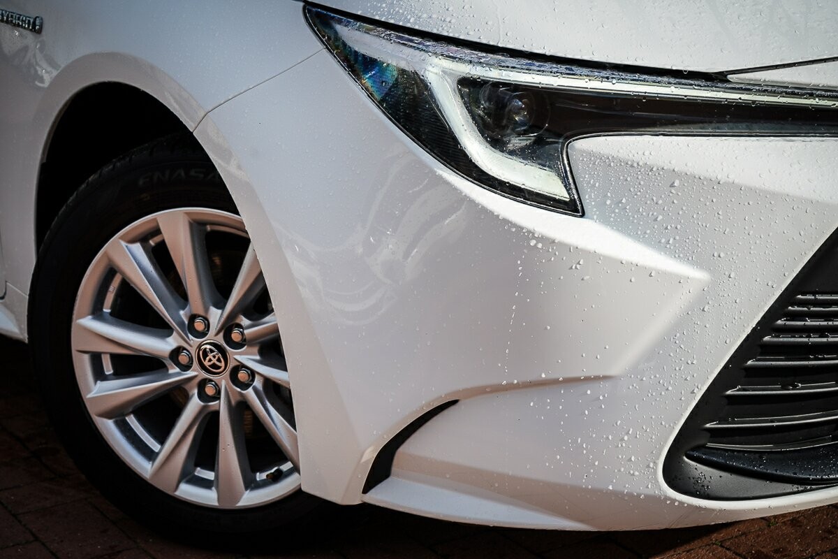 Toyota Corolla image 2