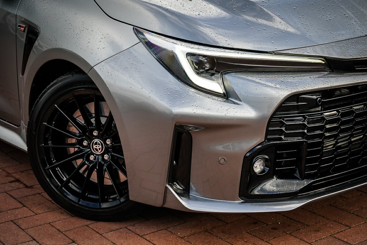 Toyota Corolla image 2