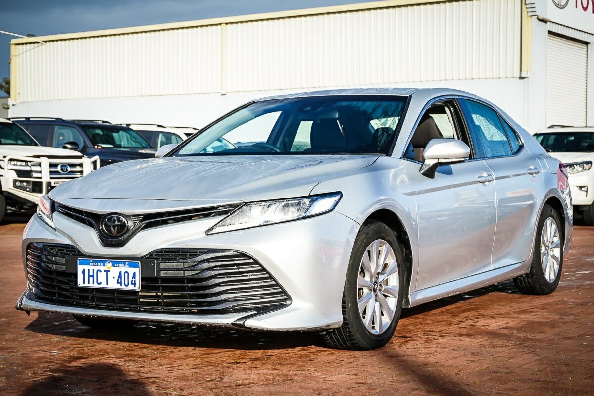 Toyota Camry image 4