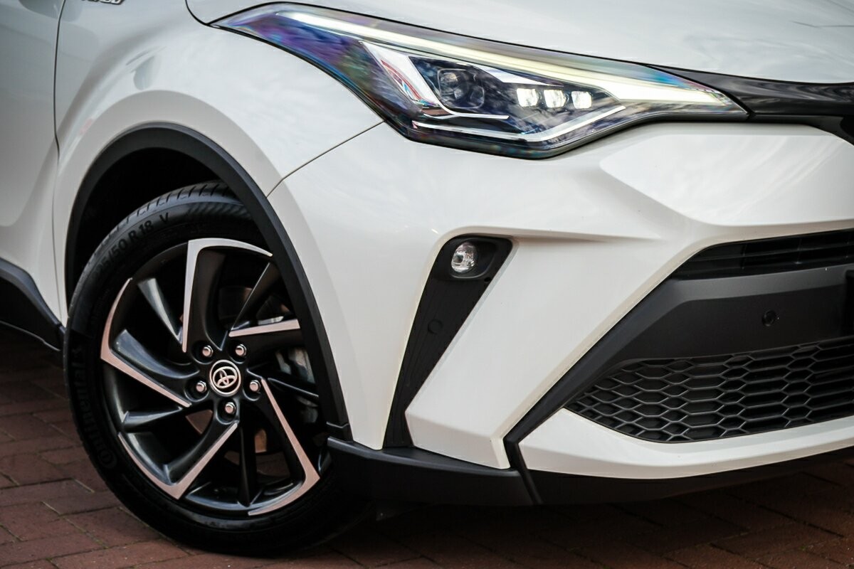 Toyota C-hr image 2