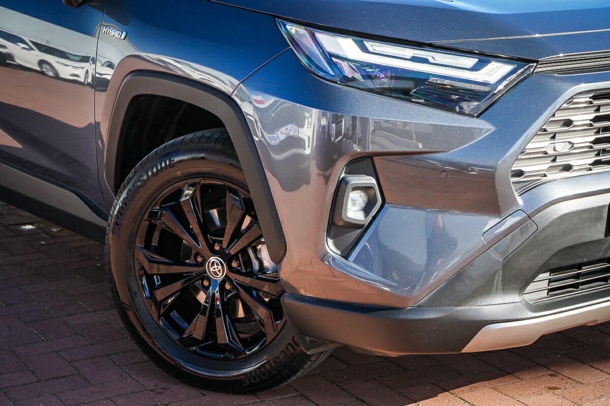 Toyota Rav4 image 2