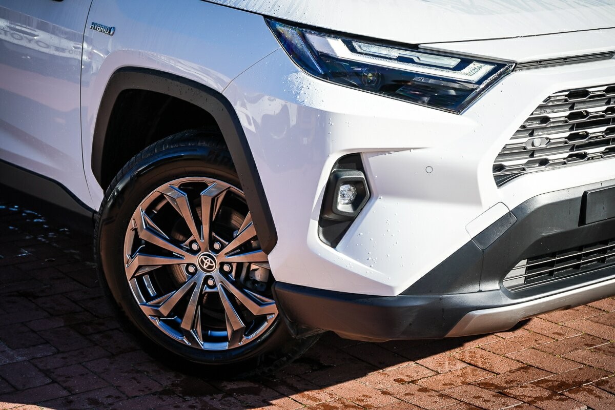 Toyota Rav4 image 2