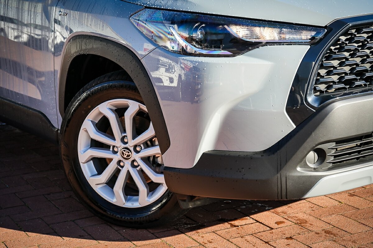Toyota Corolla Cross image 2