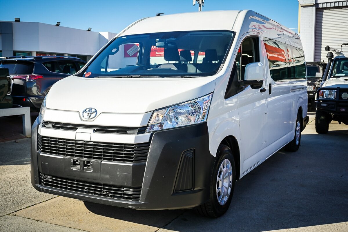 Toyota Hiace image 4