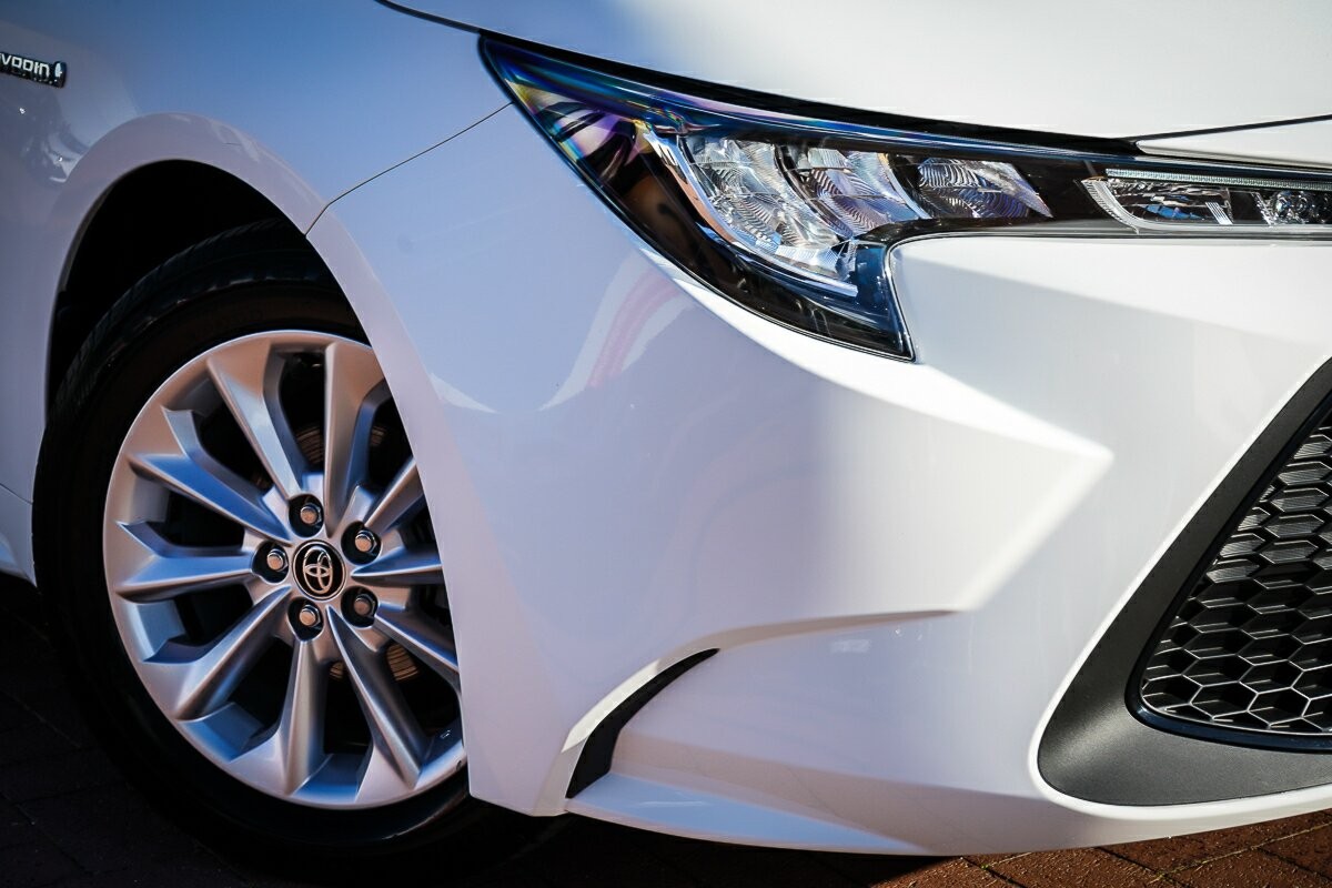 Toyota Corolla image 2