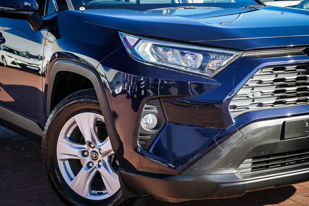 Toyota Rav4 image 2