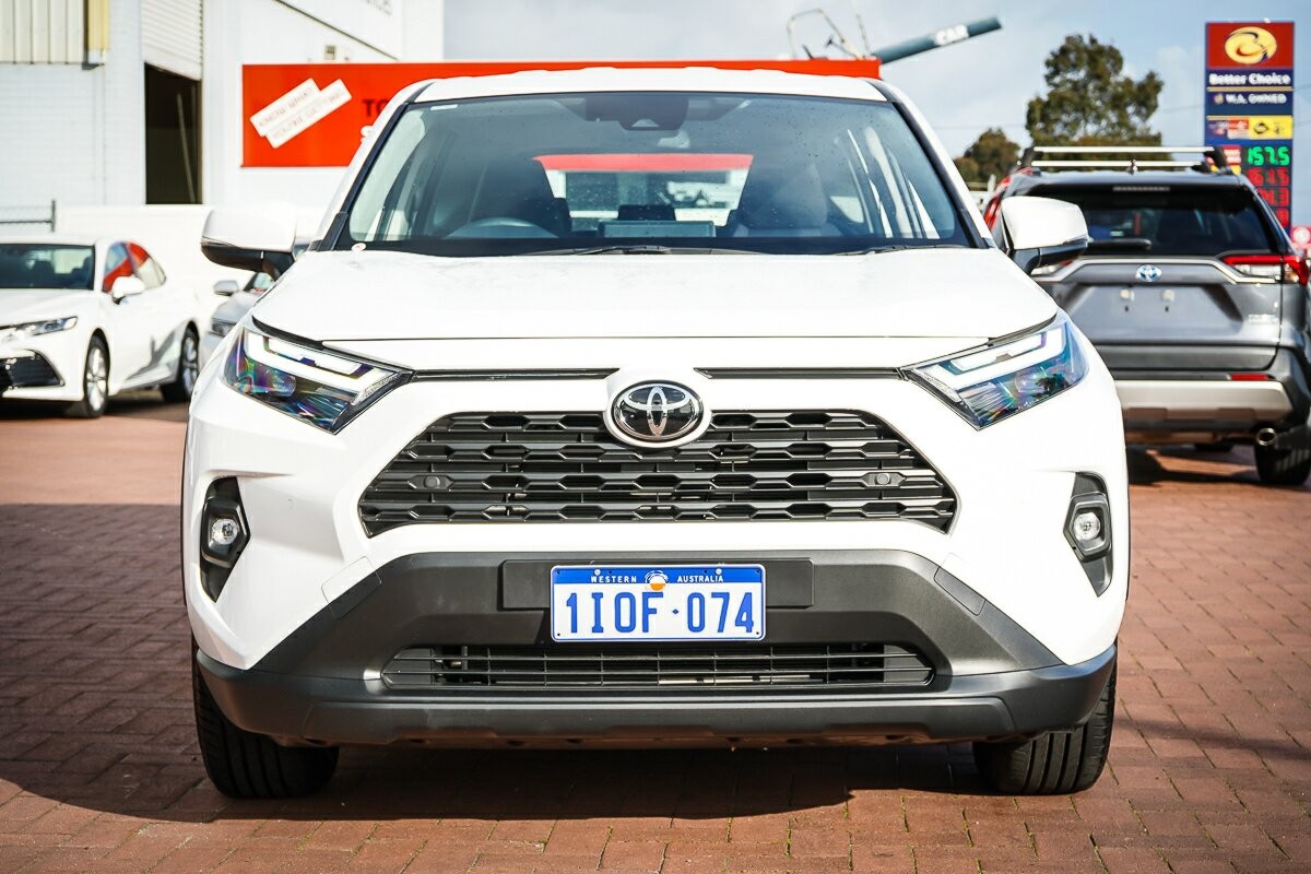 Toyota Rav4 image 3
