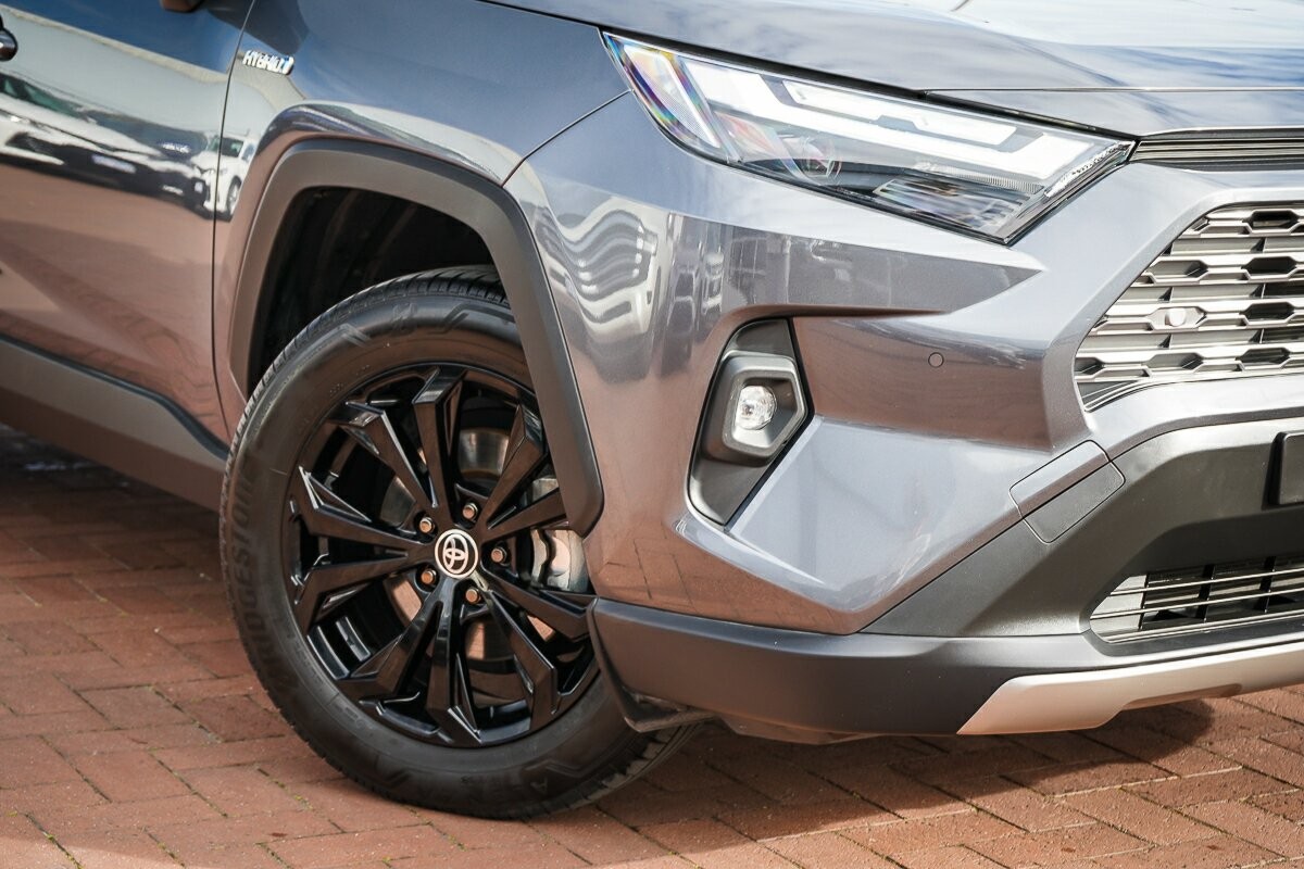 Toyota Rav4 image 2