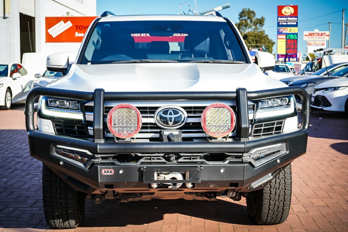 Toyota Landcruiser image 3