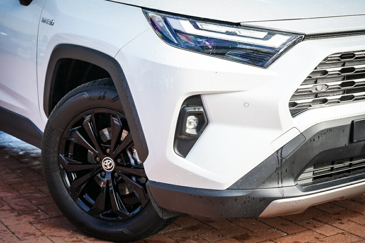Toyota Rav4 image 2