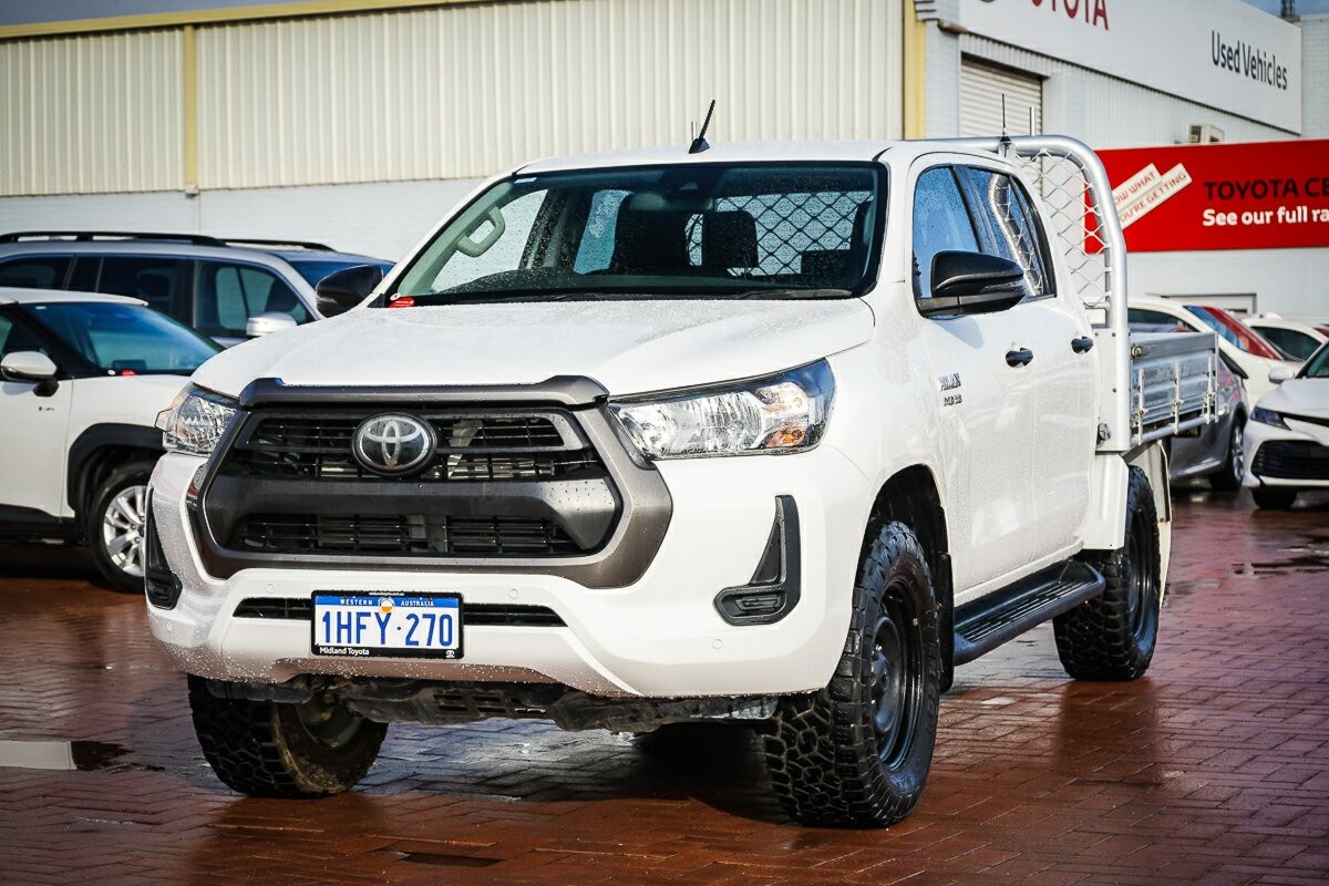 Toyota Hilux image 4