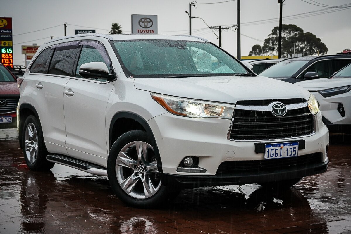 Toyota Kluger image 1
