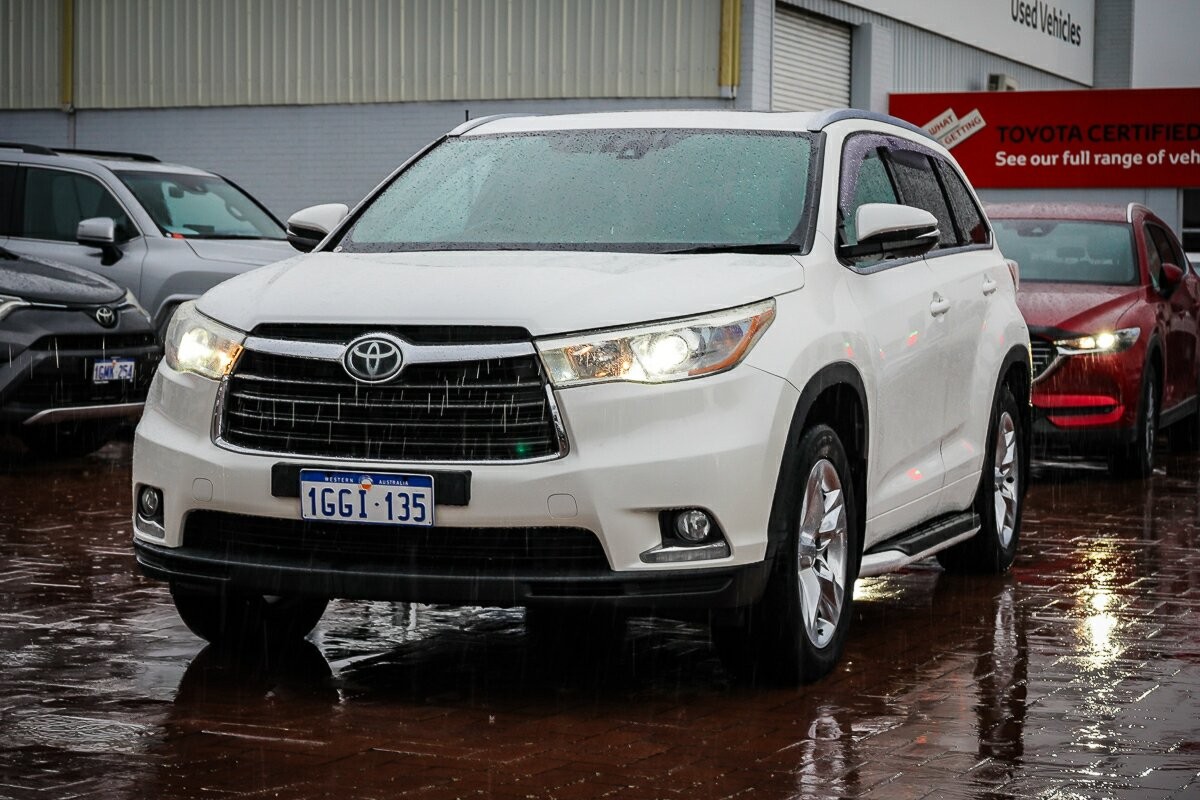 Toyota Kluger image 4