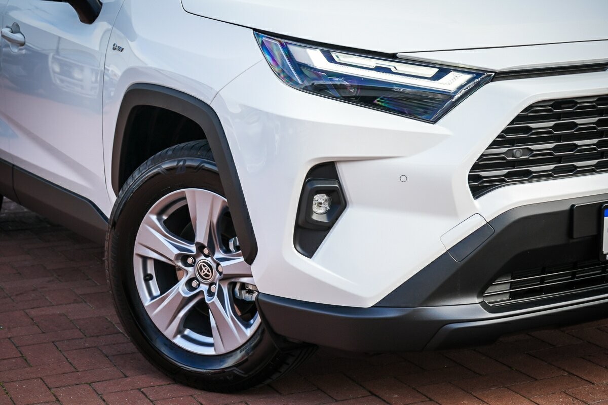 Toyota Rav4 image 2