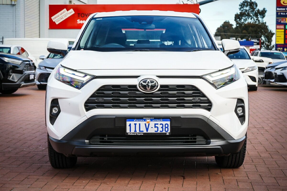 Toyota Rav4 image 3