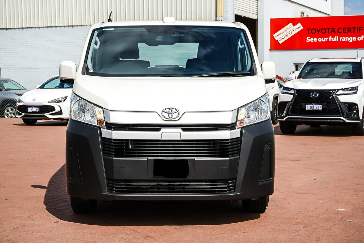 Toyota Hiace image 3