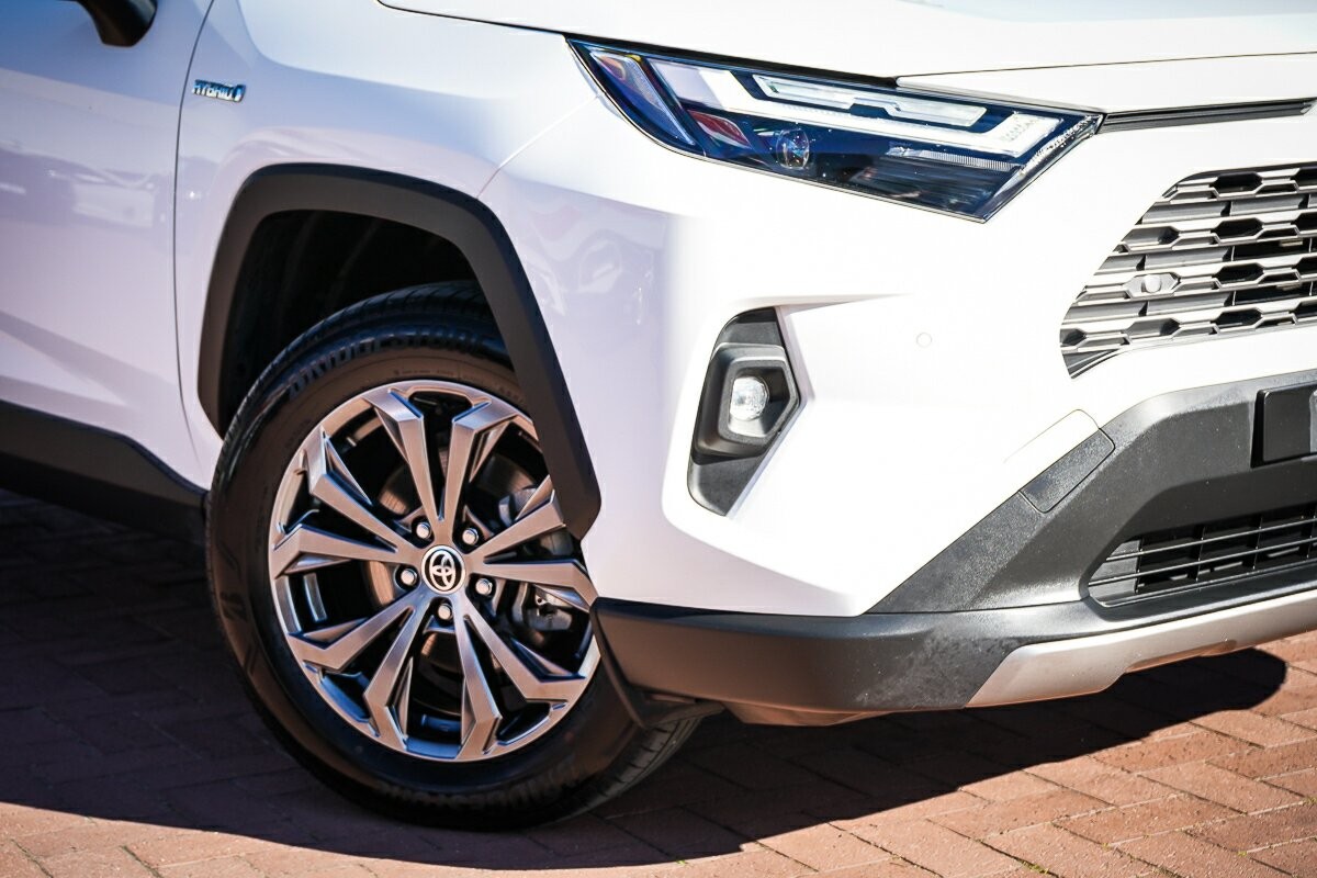 Toyota Rav4 image 2