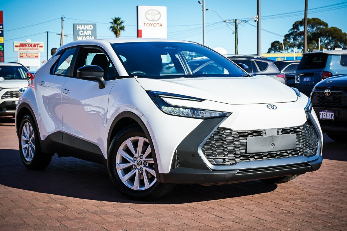 Toyota C-hr image 1