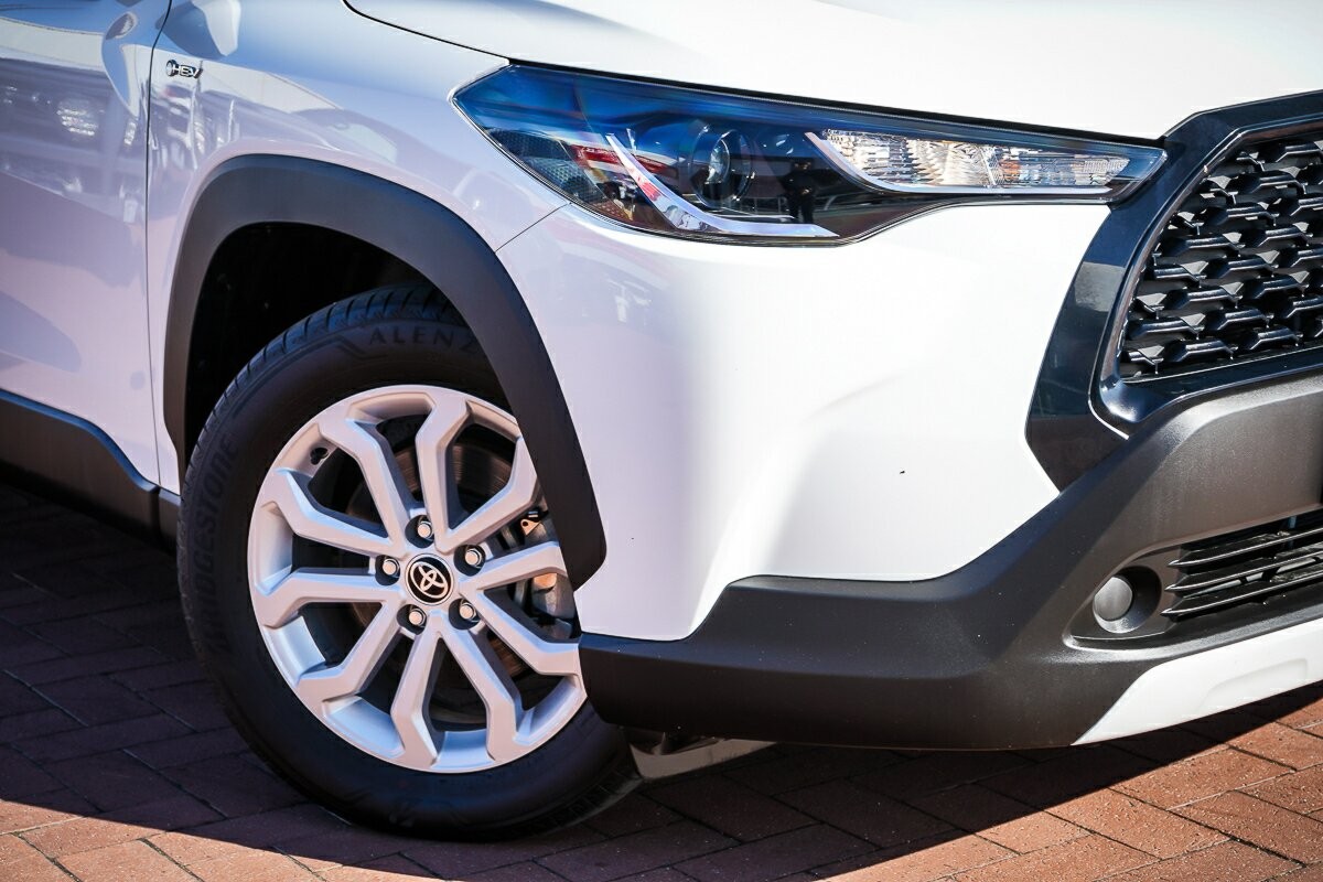 Toyota Corolla Cross image 2
