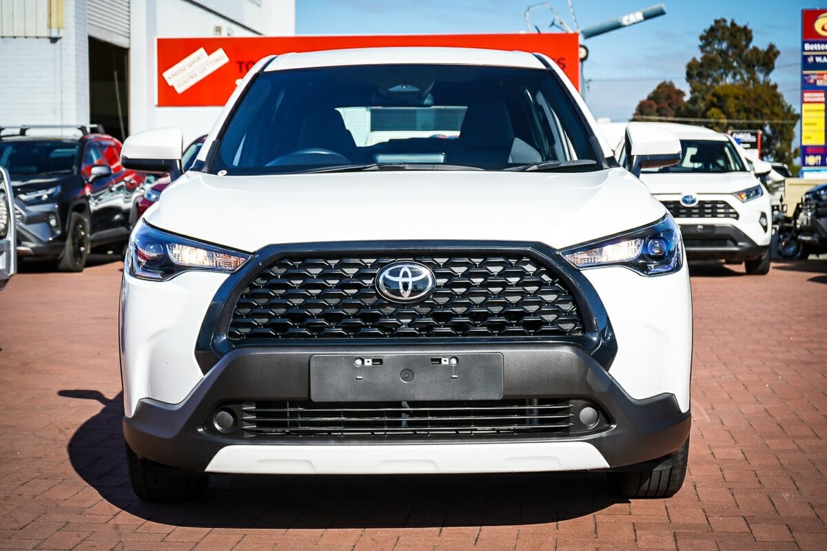 Toyota Corolla Cross image 3