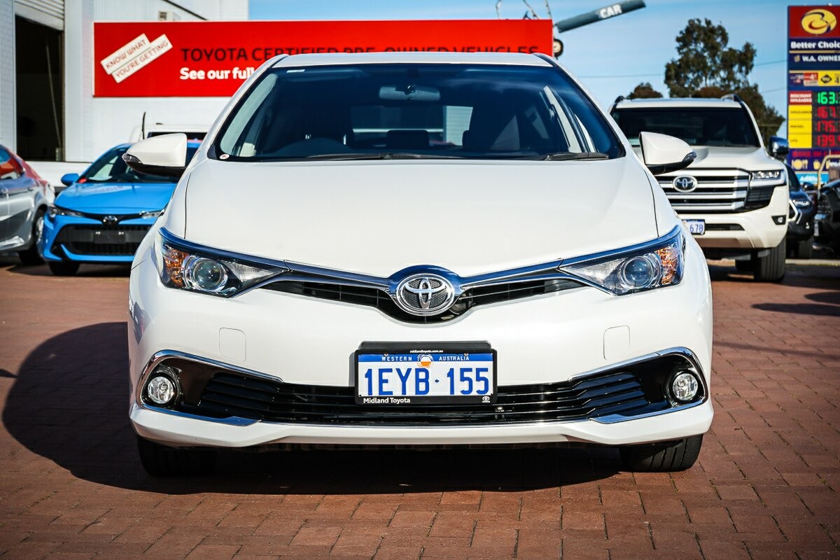 Toyota Corolla image 3