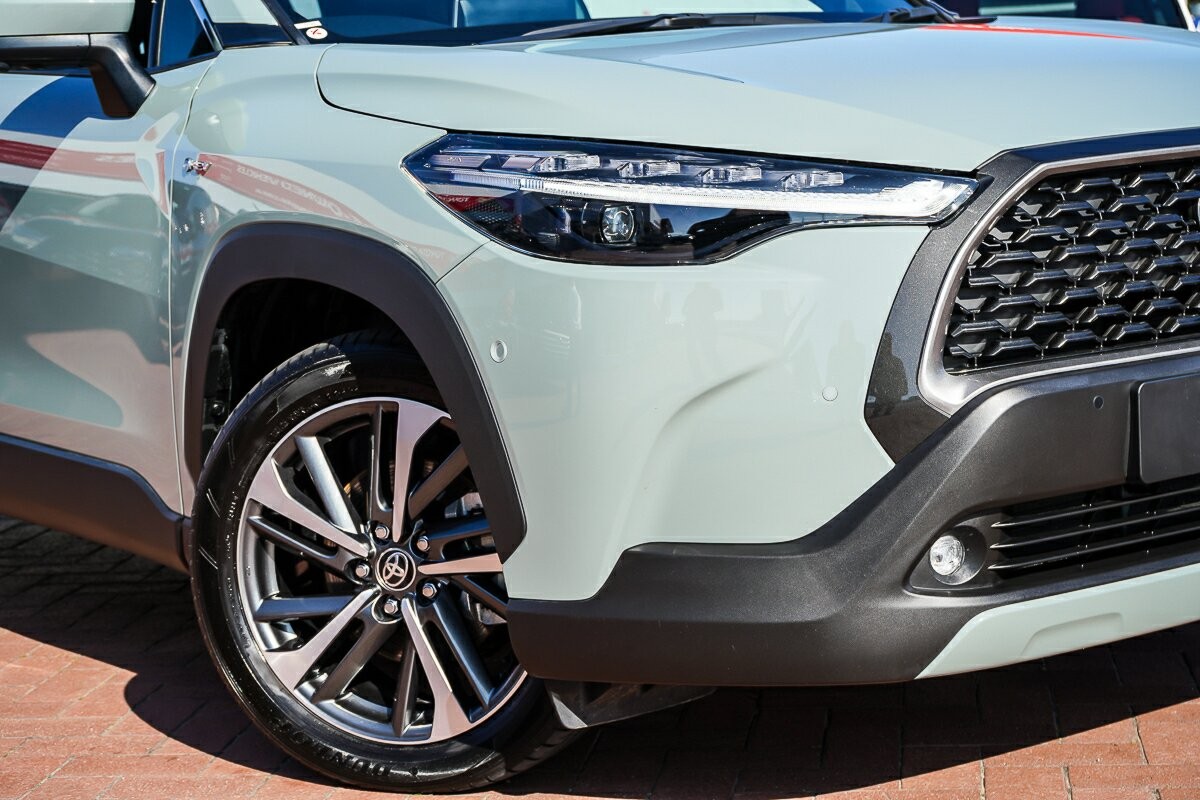 Toyota Corolla Cross image 2
