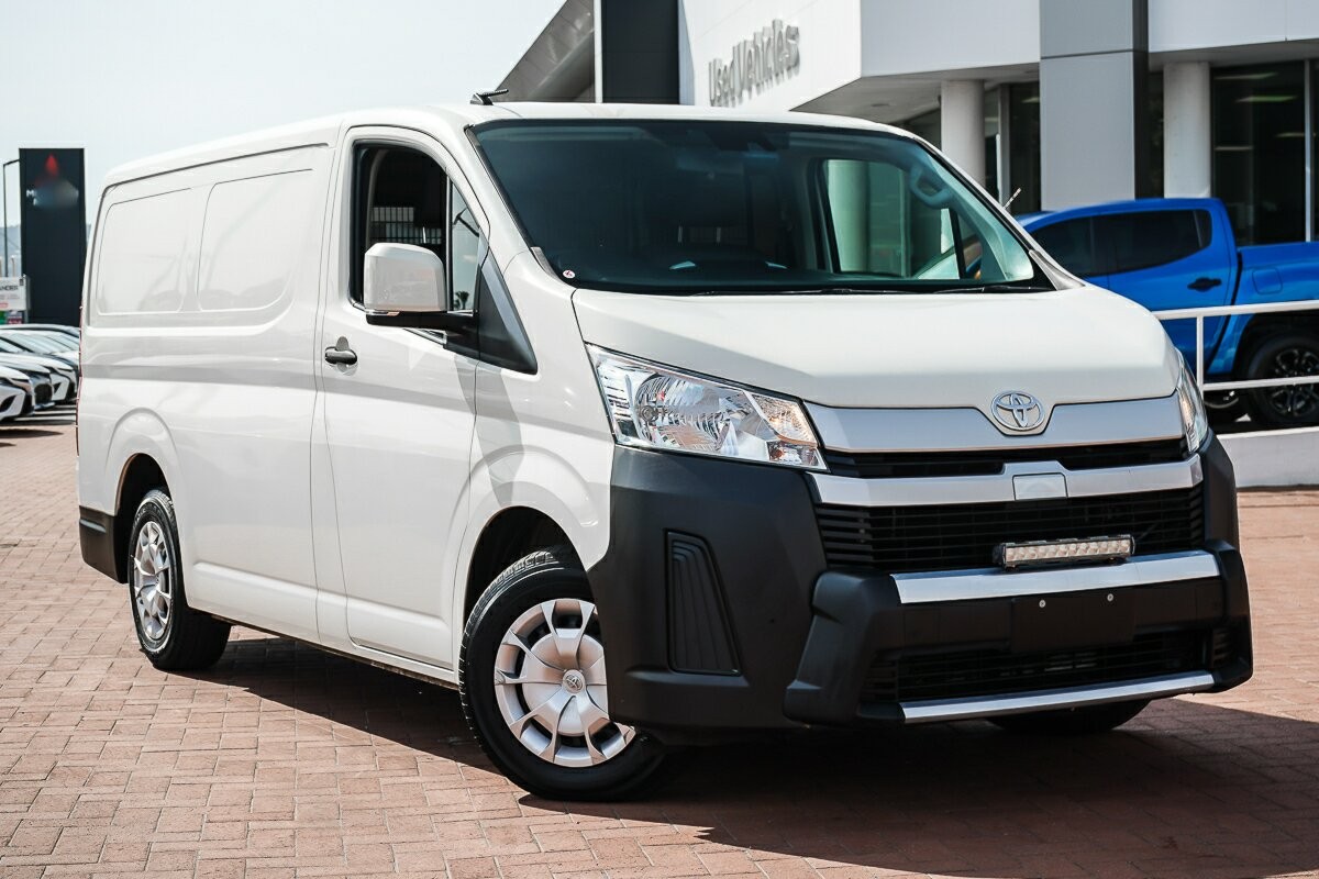 Toyota Hiace image 1