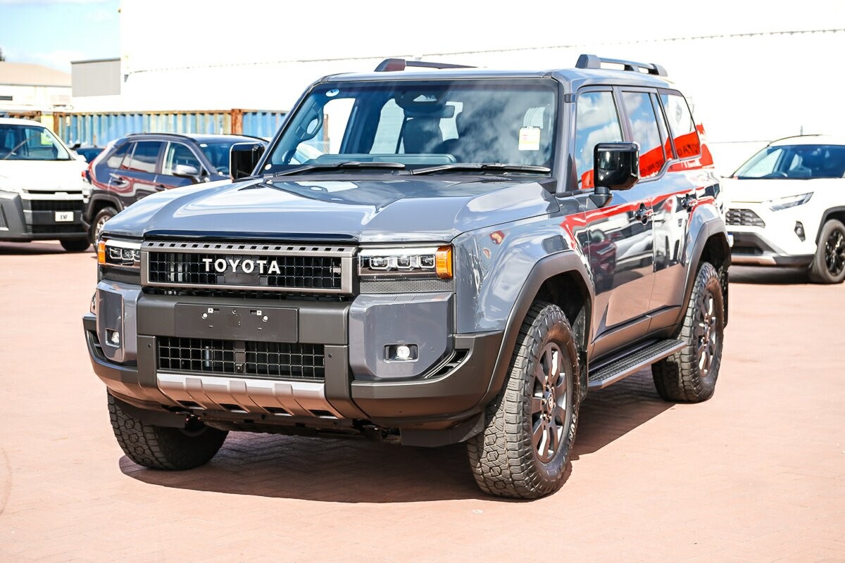 Toyota Landcruiser Prado image 4