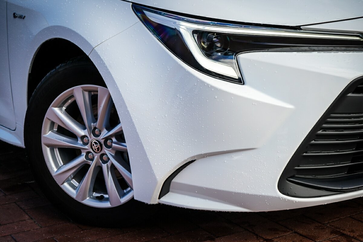 Toyota Corolla image 2