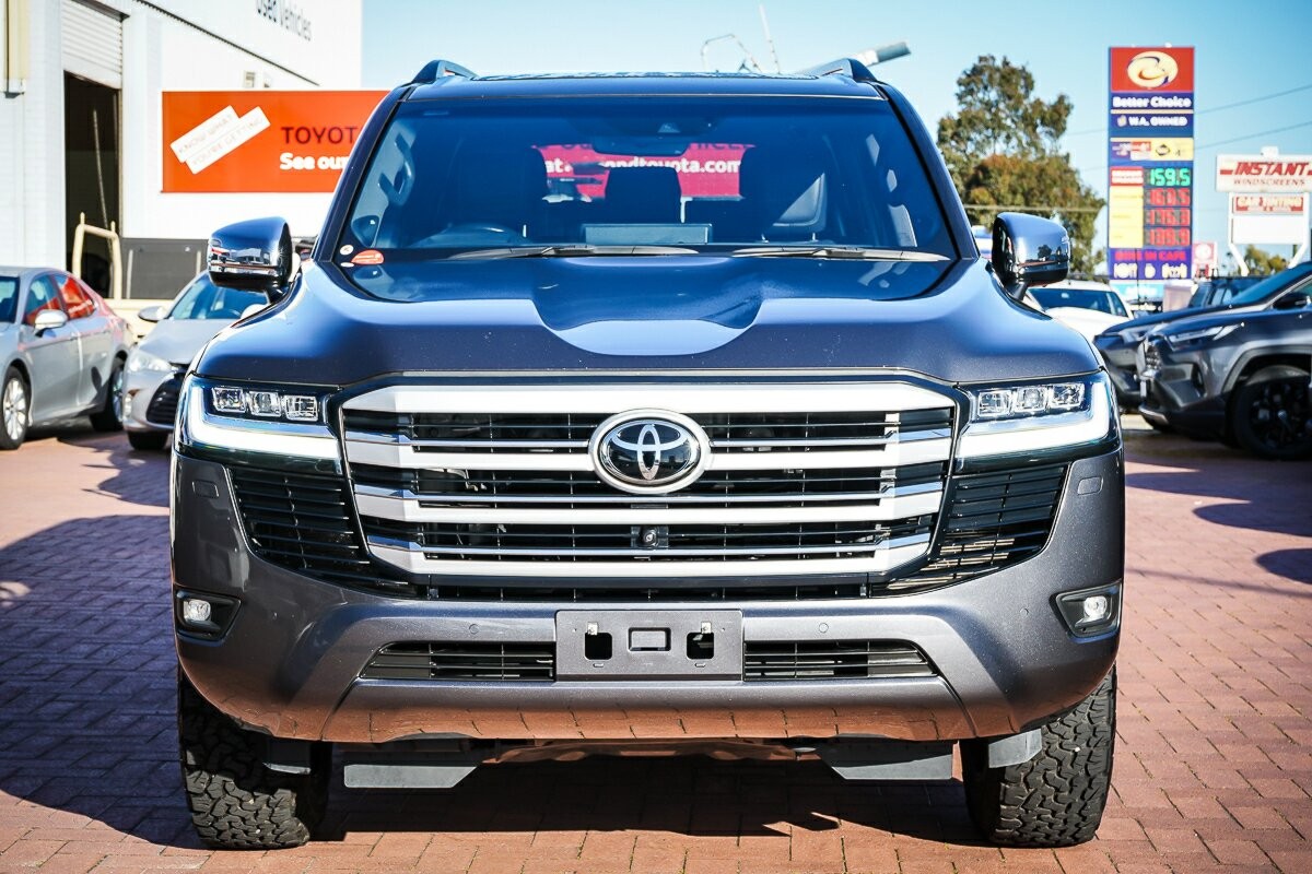 Toyota Landcruiser image 3