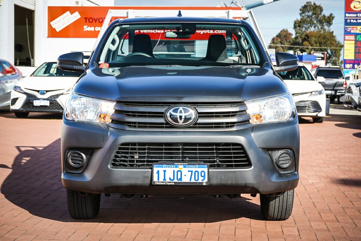 Toyota Hilux image 3