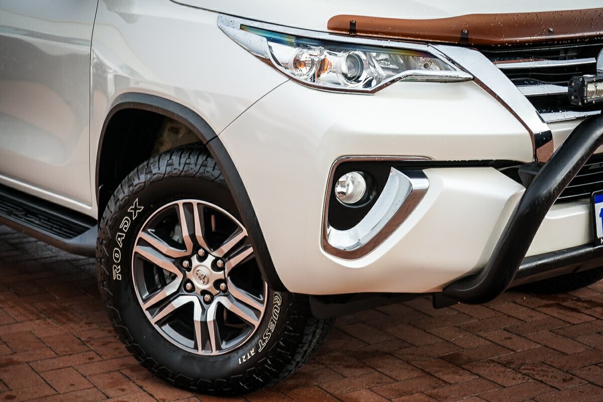 Toyota Fortuner image 2