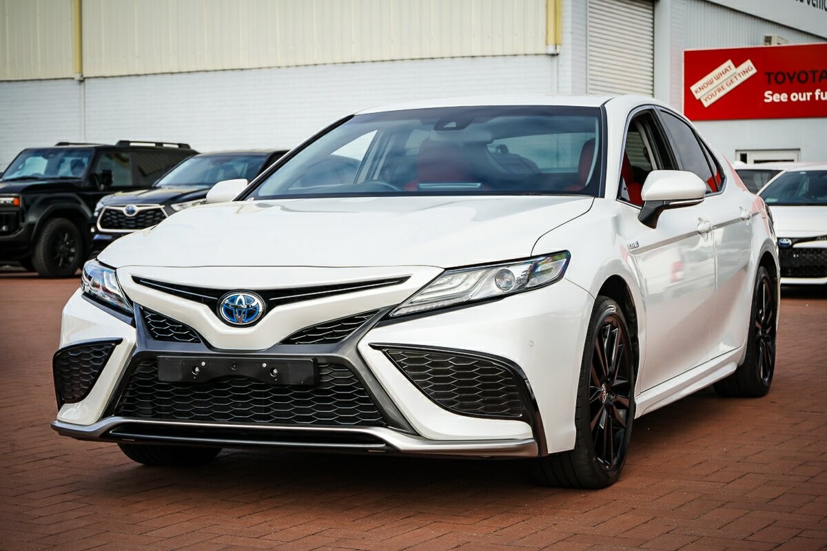 Toyota Camry image 4