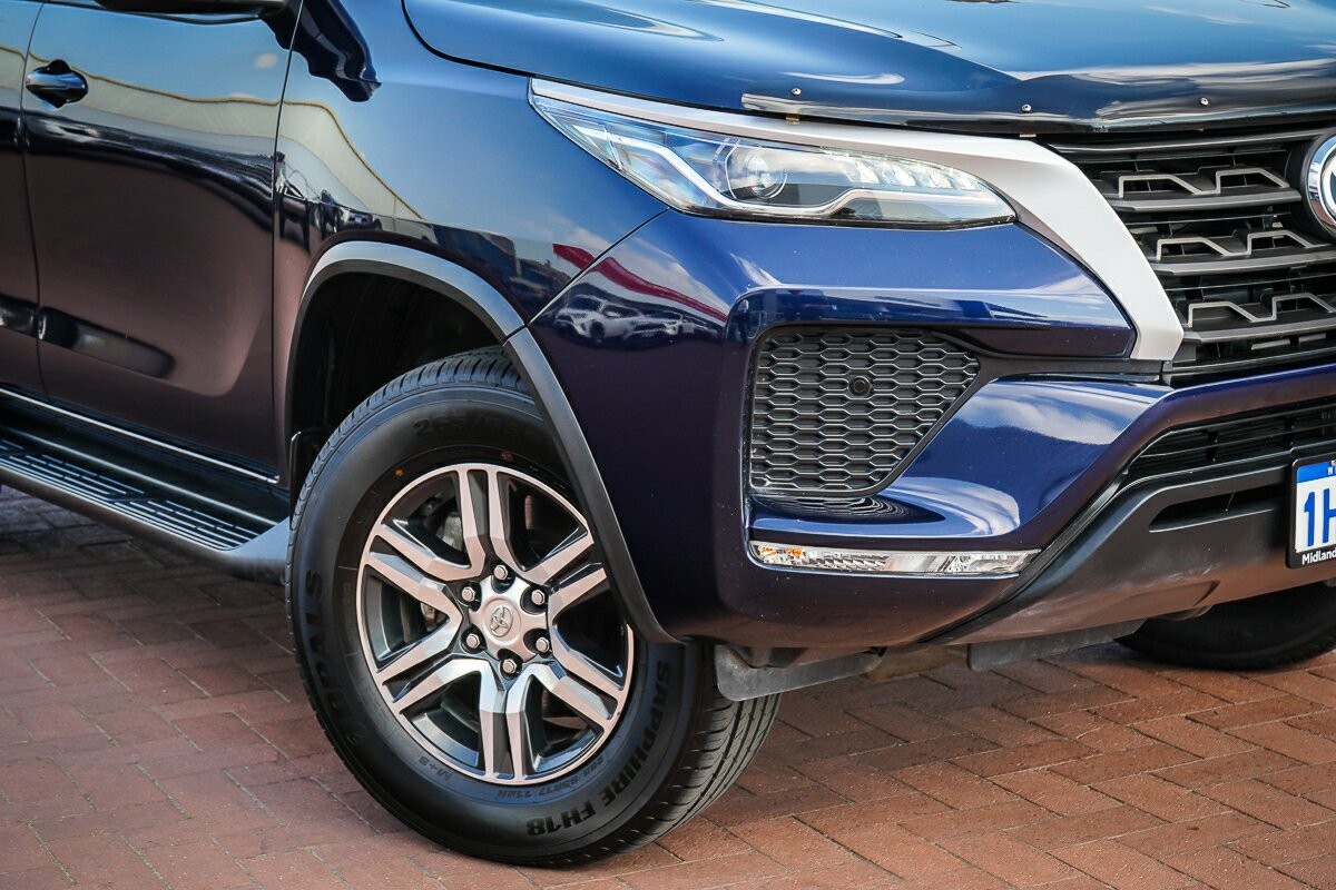Toyota Fortuner image 2