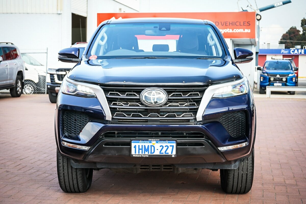 Toyota Fortuner image 3