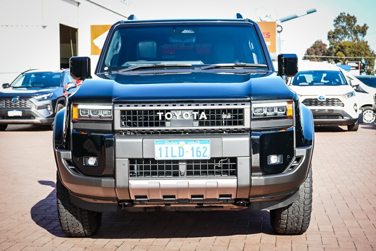 Toyota Landcruiser Prado image 3