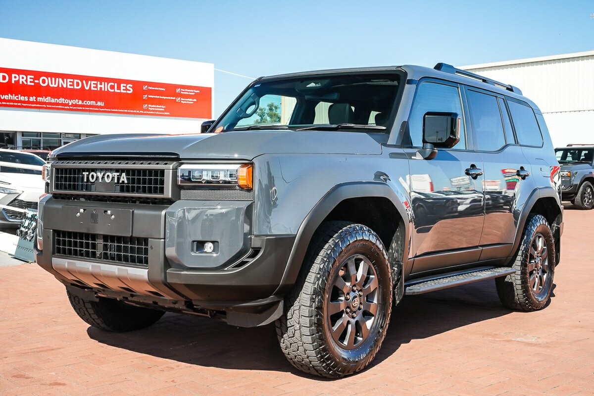 Toyota Landcruiser Prado image 4