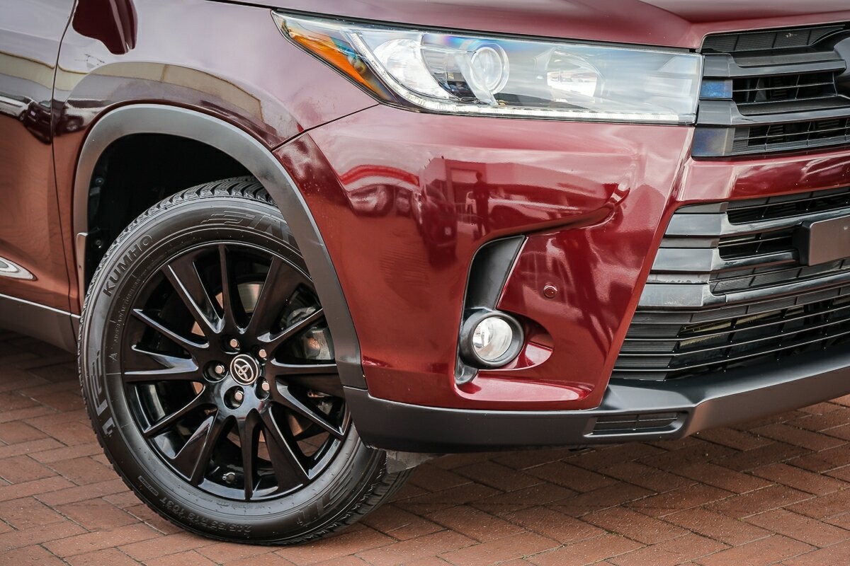 Toyota Kluger image 2